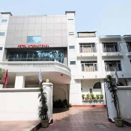 Hotel International Srinagar Extérieur photo