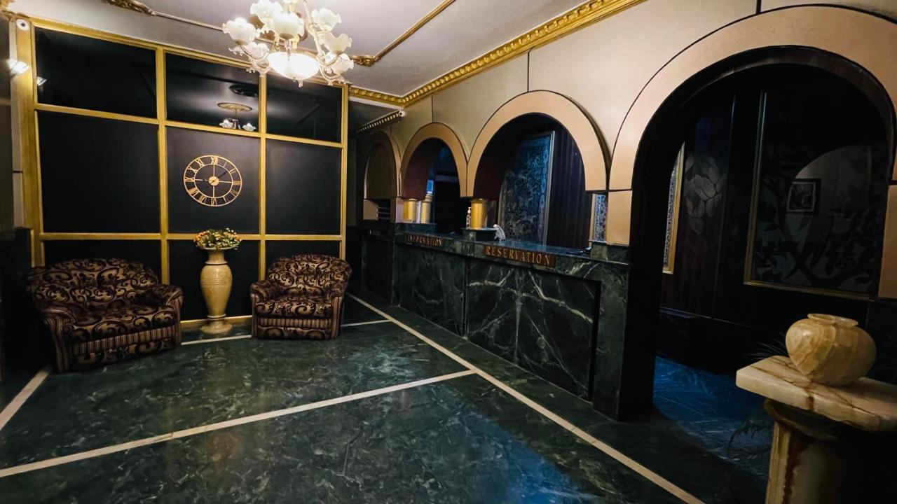 Hotel International Srinagar Extérieur photo