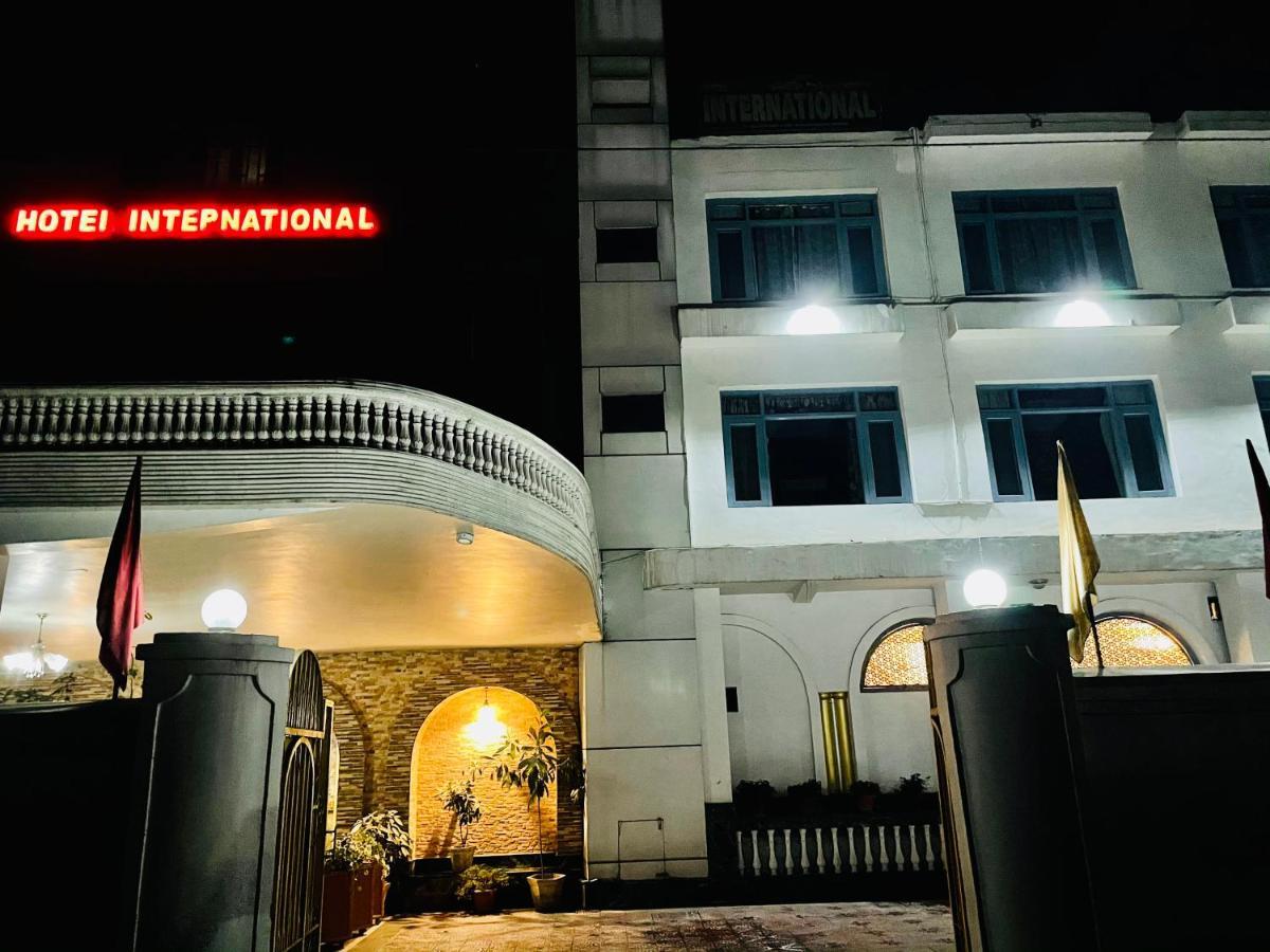 Hotel International Srinagar Extérieur photo