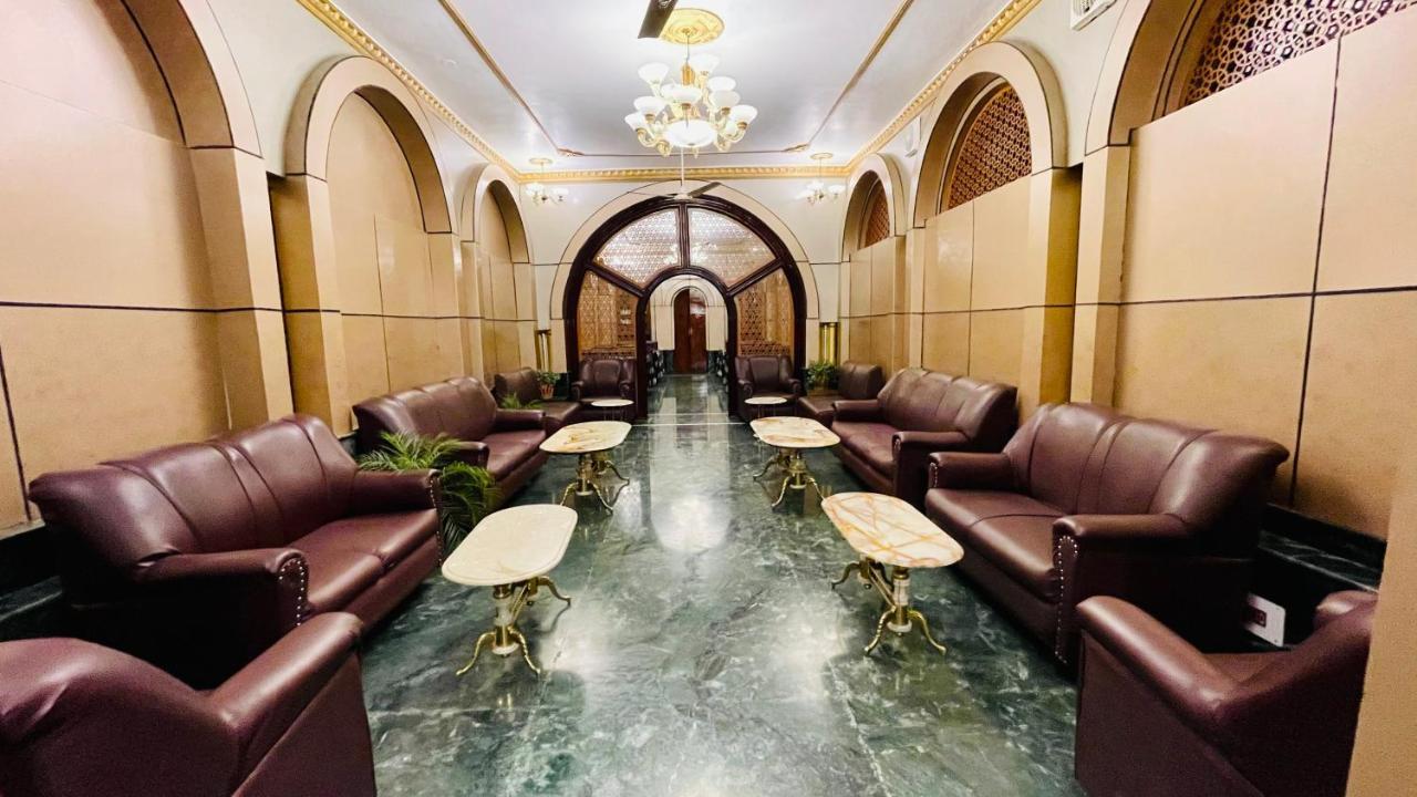 Hotel International Srinagar Extérieur photo