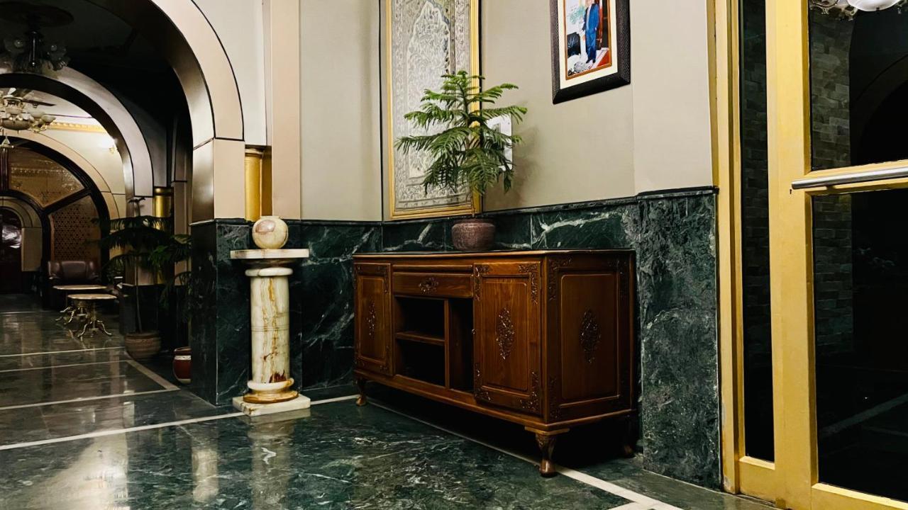Hotel International Srinagar Extérieur photo