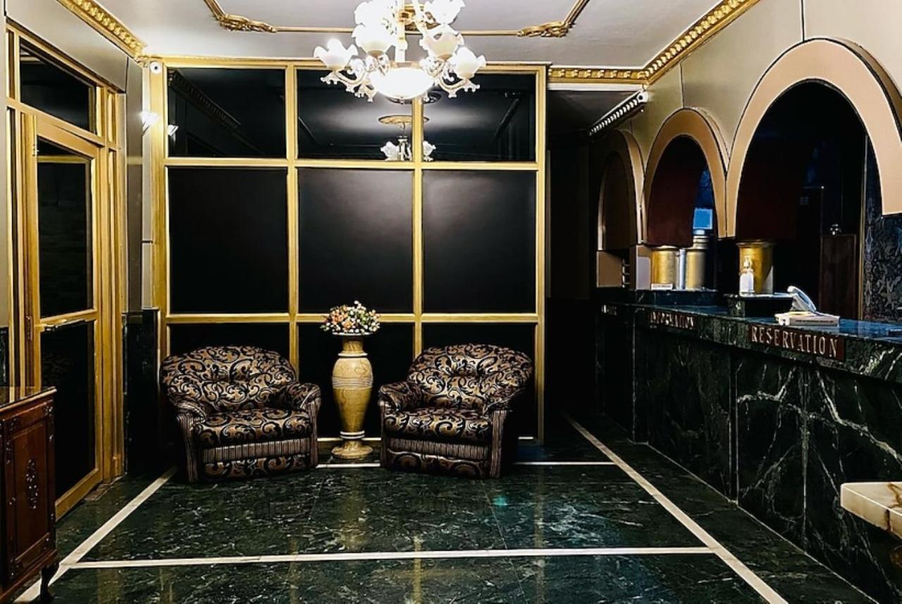Hotel International Srinagar Extérieur photo