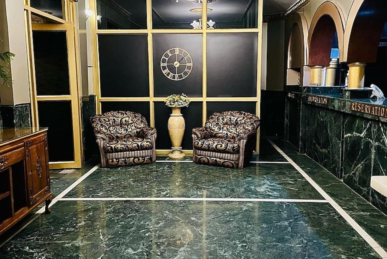 Hotel International Srinagar Extérieur photo